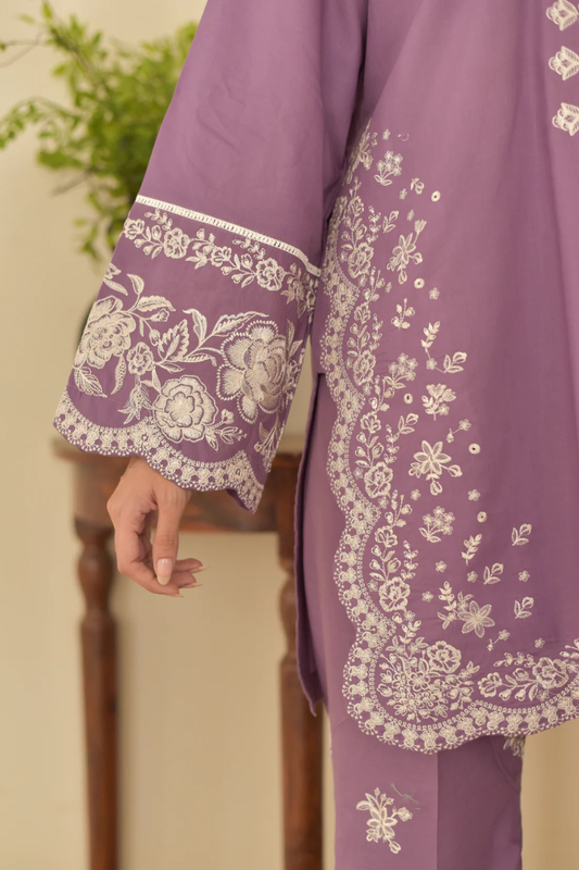 Shokh Embroidery Detail on Lawn Shirt by Shai Noor – Made in Pakistan