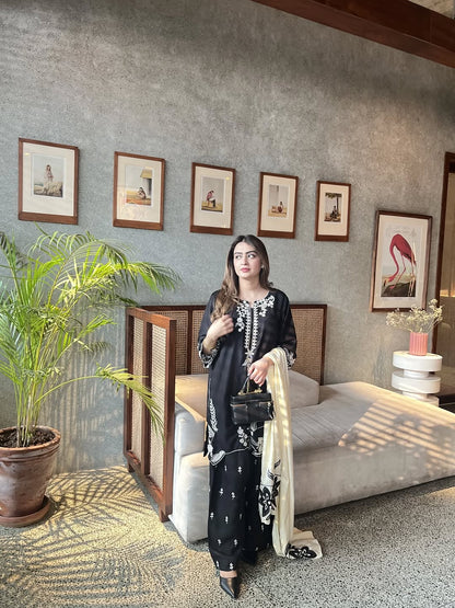Sajni Matching Dupatta Detail with Embroidered Lawn Suit by Shai Noor Pakistan