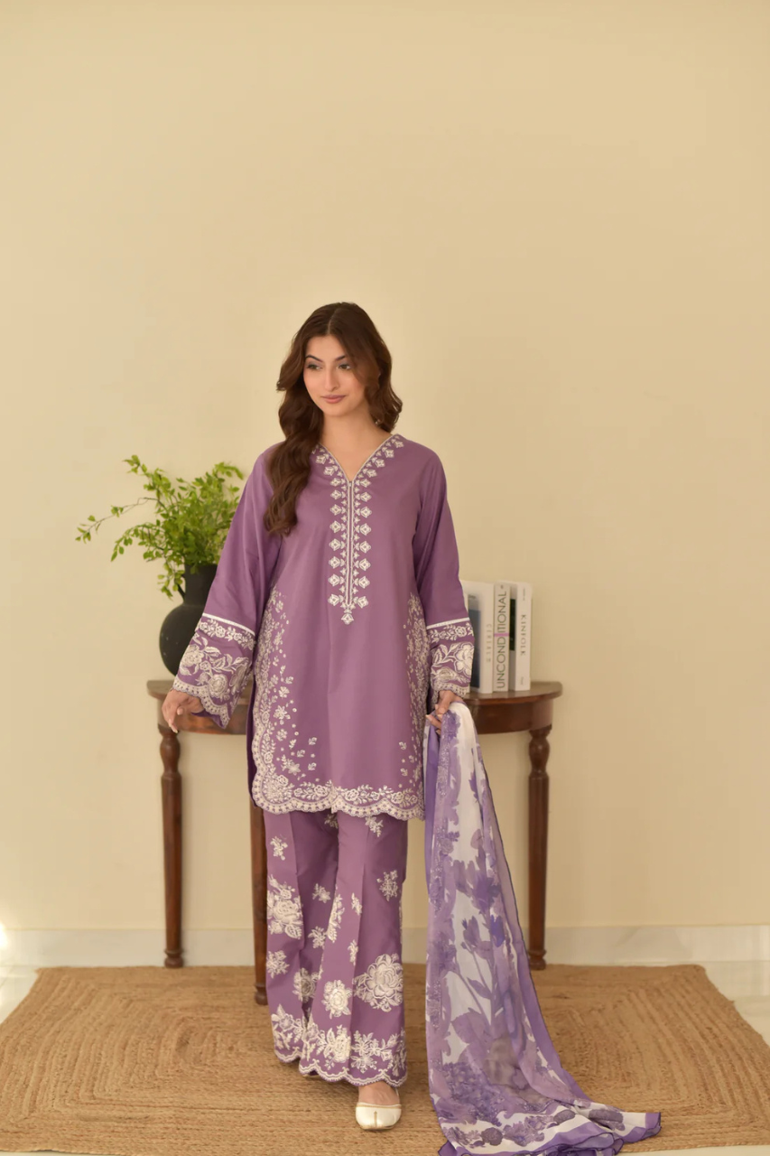 Shokh 3 Piece Embroidered Lawn Suit Front View by Shai Noor – Made in Pakistan