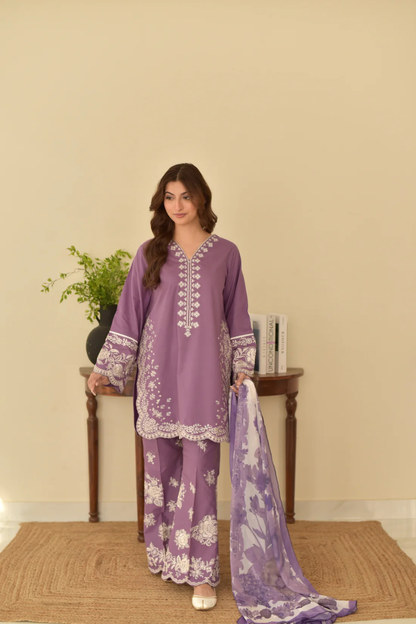 Shokh 3 Piece Embroidered Lawn Suit Front View by Shai Noor – Made in Pakistan